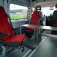 Sicom2 auf EasyLeg auf Aluboden mit Unterschenkelauflage und Tisch